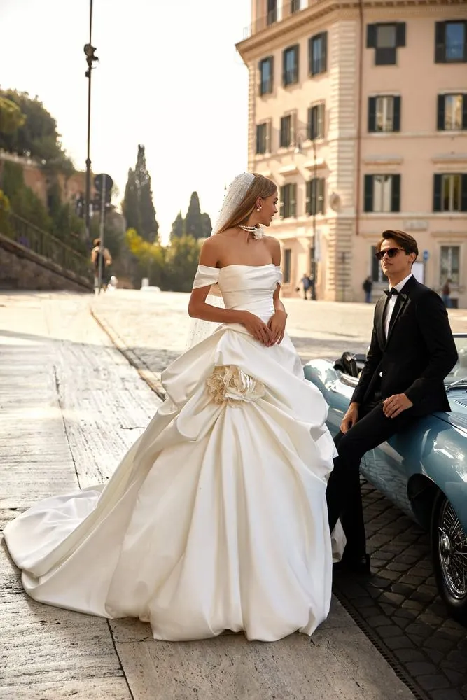 Off Shoulder Bohemian Beach Lace Line A Wedding Dress With Handmade Flowers Pleats Draped Sati And Sweep Train Perfect For Second Reception MN015 From Elegantdress008 133.67 DHgate.Com