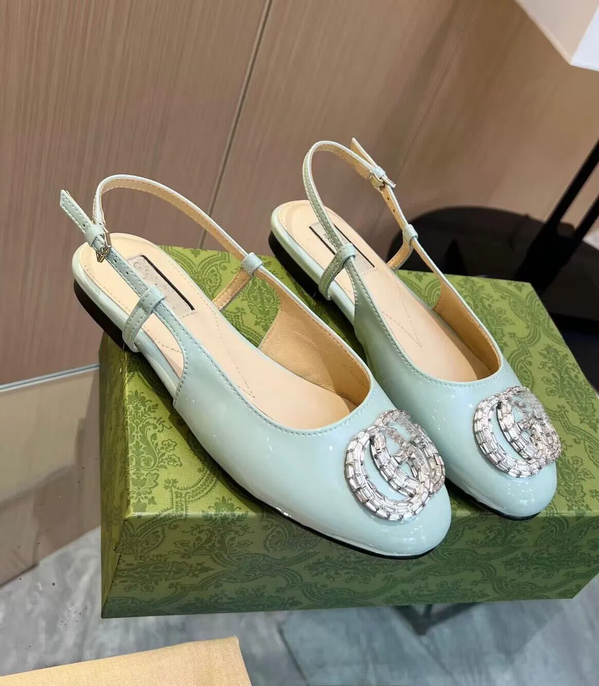 Famous flat hotsell shoes brand