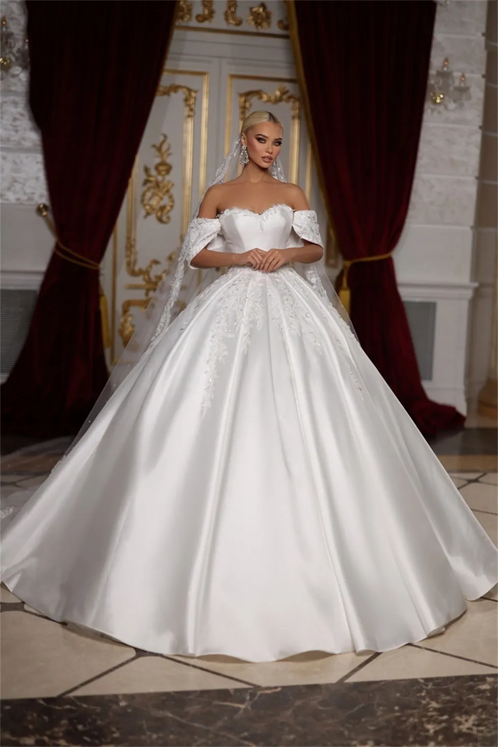 Princess White Satin Wedding Dresses Ball Gown Off Shoulder Short Sleeve  Lace Appliques Mariage Bridal Gowns Vestido De Noiva From Missboutique,  $158.57 | DHgate.Com, image size:979x1468