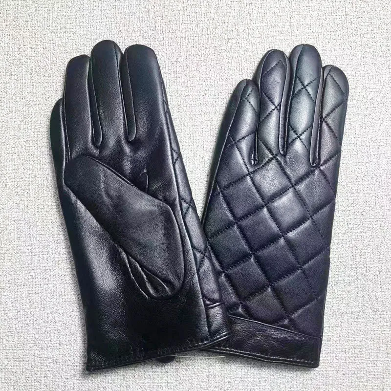 Winter Wrist Gloves Classic Pattern with gold C Women's Fashion Sheepskin Touch Screen Gloves Winter Warm Leather Outdoor Cycling Wholesale Soft Leather
