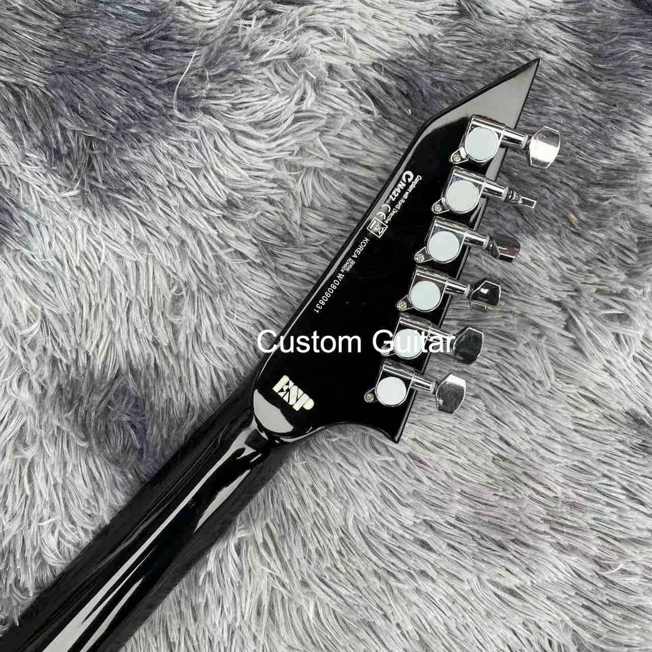 Electric Guitar Custom, Black LP Guitar: V Shaped Signature Series