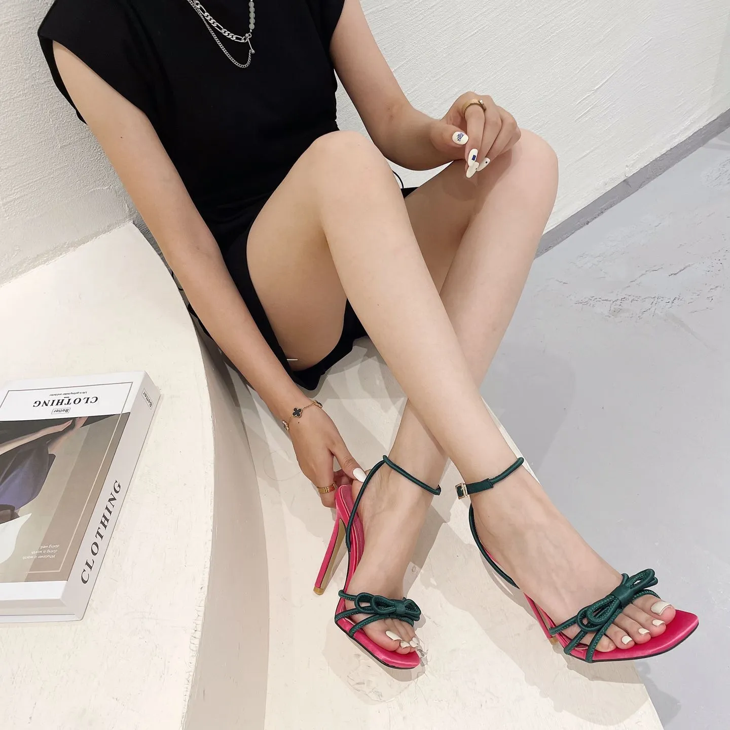 Women Rhinestone Decor Tie Leg Design Stiletto Heeled Sandals, Glamorous  Summer Glass Strappy Sandals | SHEIN