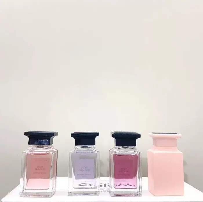 El Más Nuevo Conjunto De Perfumes 7.5mlx4 CHERRY OUD WHITE SUEDE Kit De