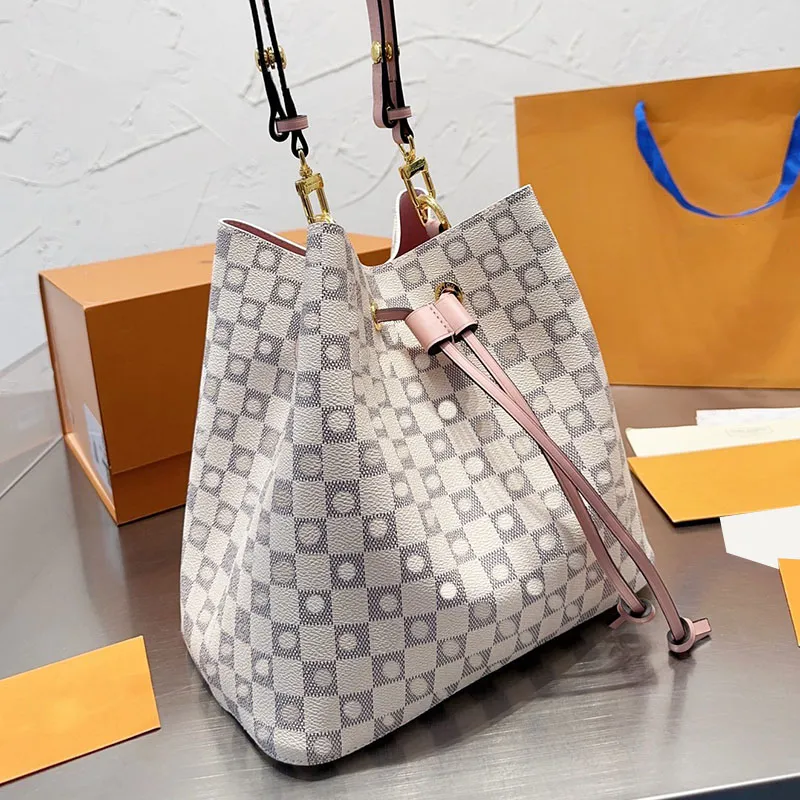 Women s Plaid Bucket Bag Versatile 2024 Designer Handbag for Parties Dinners and Commutes
