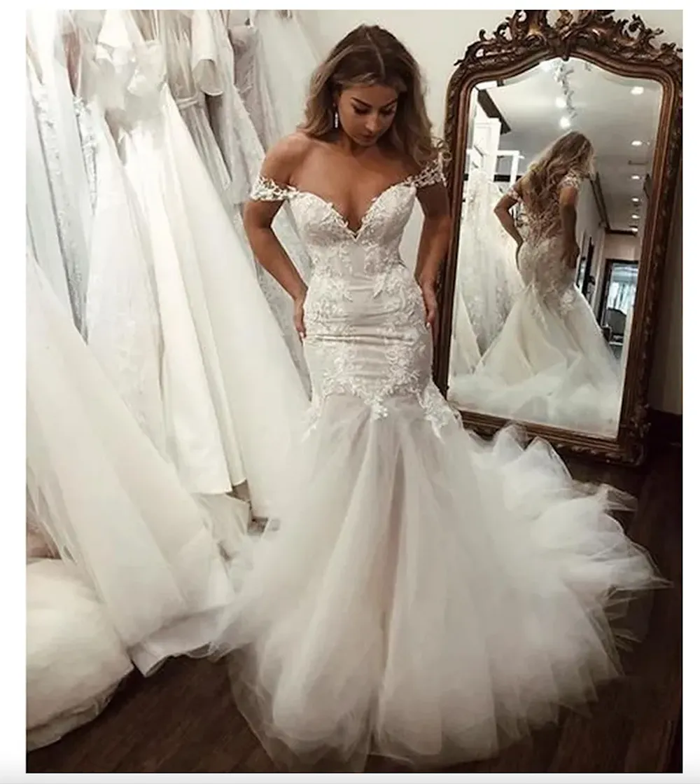 Lace dress with tulle skirt 2025