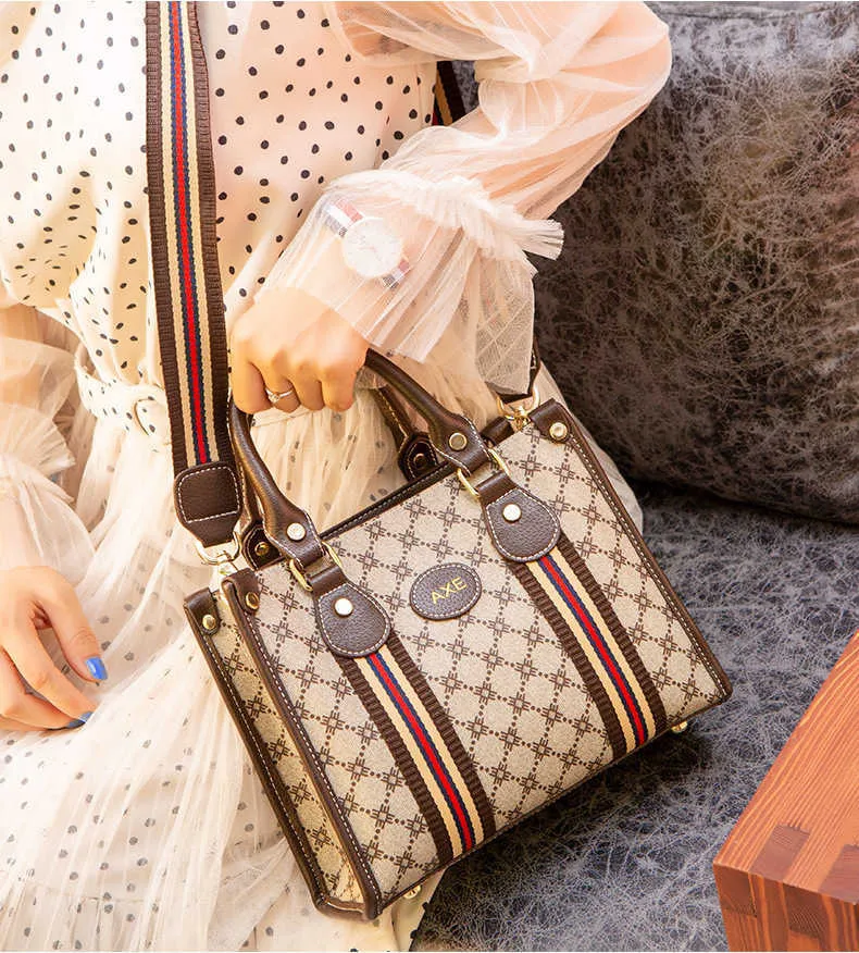 Nouveau sac main polyvalent petit sac nouveau sac automne et hiver femmes une paule mode sac pour femmes tendance 75 pas cher en gros