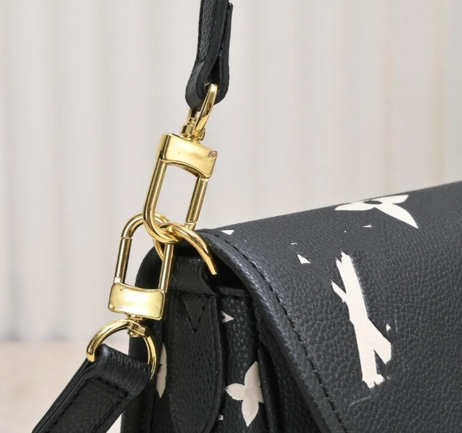 ショルダーバッグ・ポシェット GOLDEN  Women Shoulder Bags GWA00467 A00056590100 BLACK Women's Leather Crossbody Bag in Black - Thursday