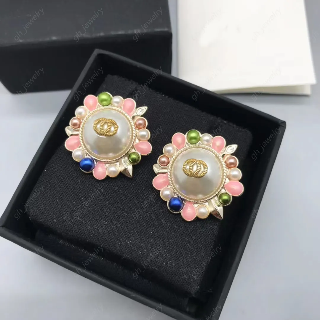 Colored pearl stud earrings deals