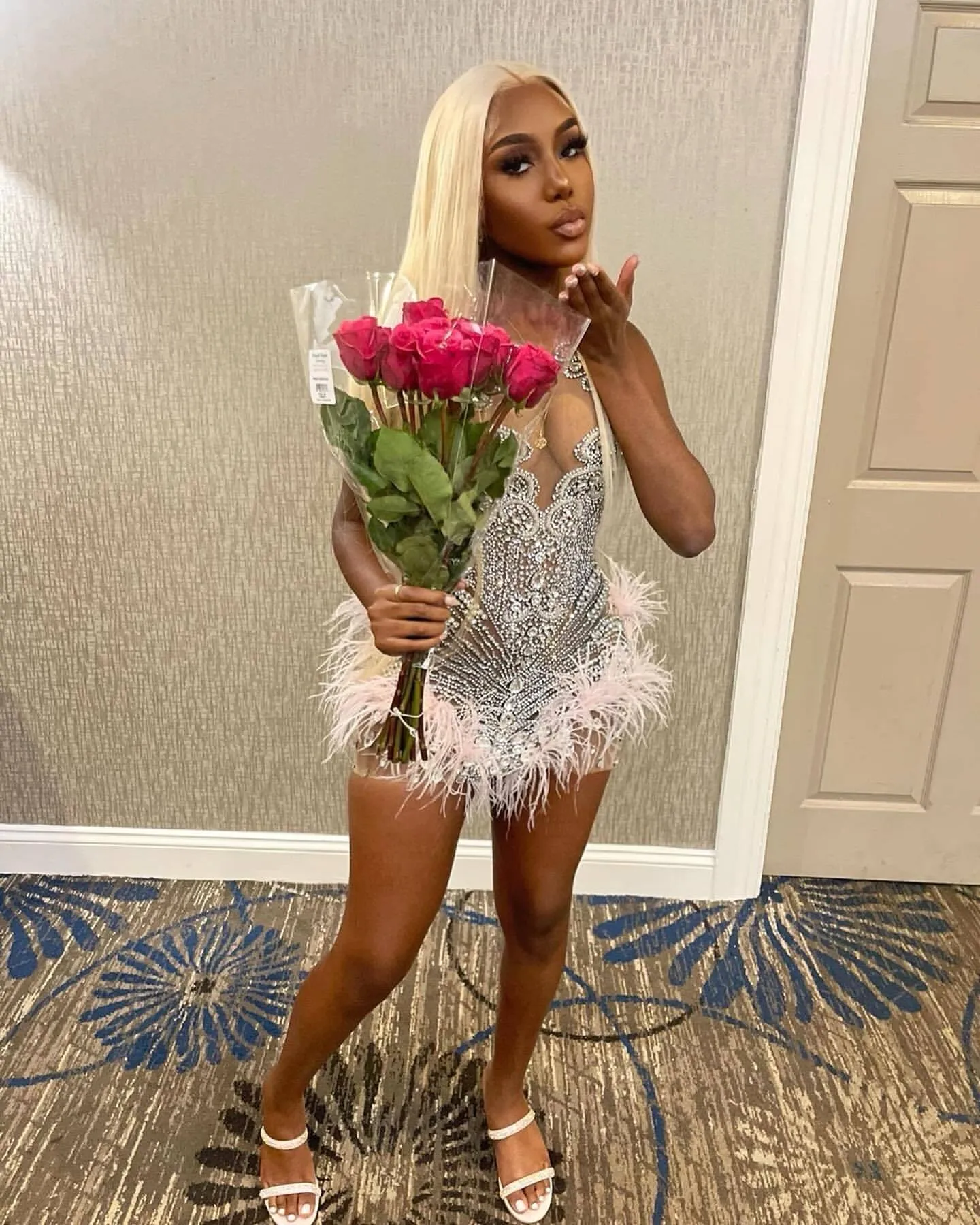 2024 African Cocktail Party Gown With Feathers, Rhinestone Nigerian Waist  Beads And Sexy Mini Dress Perfect For Black Girls Birthday Outfit From  Veralove999, $106.38