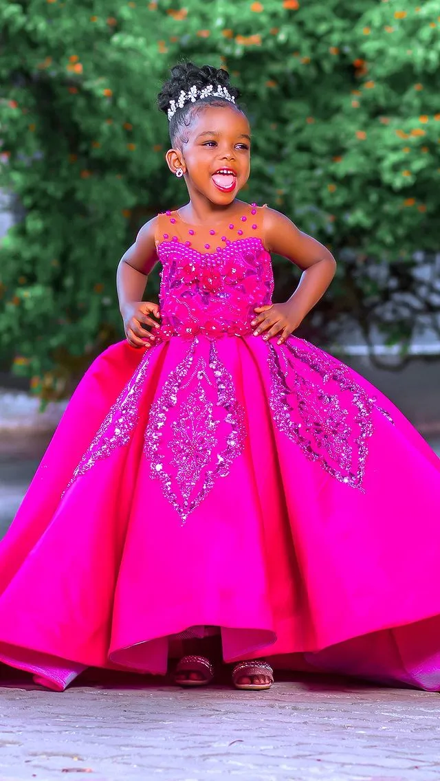 2023 Fuchsia Lace Flower Girl Dresses Ball Gown Satin Pearls Sheer Neck  Vintage Little Girl Peageant Dress Gowns