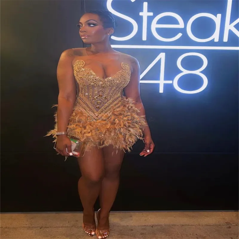Stunning Golden Baddie Bespoke Prom Dress Feather Sexy Black Girls Pink Feather Cocktail Dress With Diamond Beaded Mini Short Homecoming Vestidos de