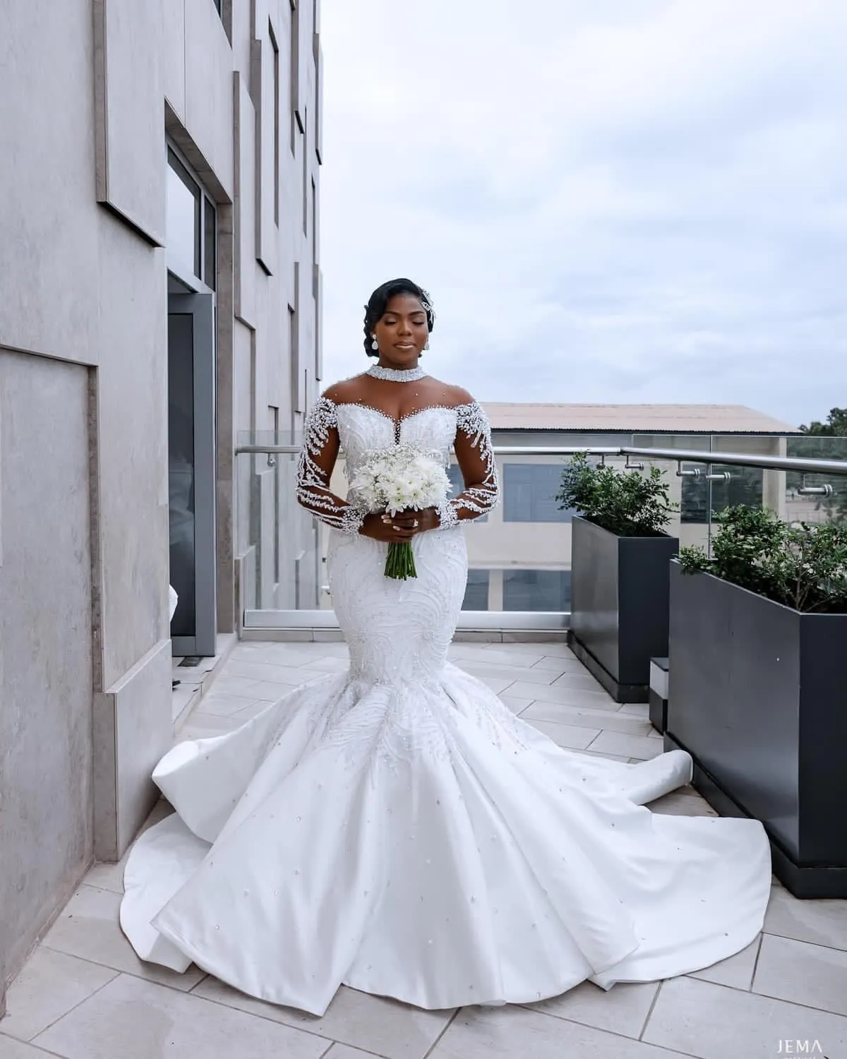 Robe De Mariee En Dentelle Blanche Robe Nuptiale De Sirene Perlee Pour Les Tailles Plus Du 301 44 DHgate