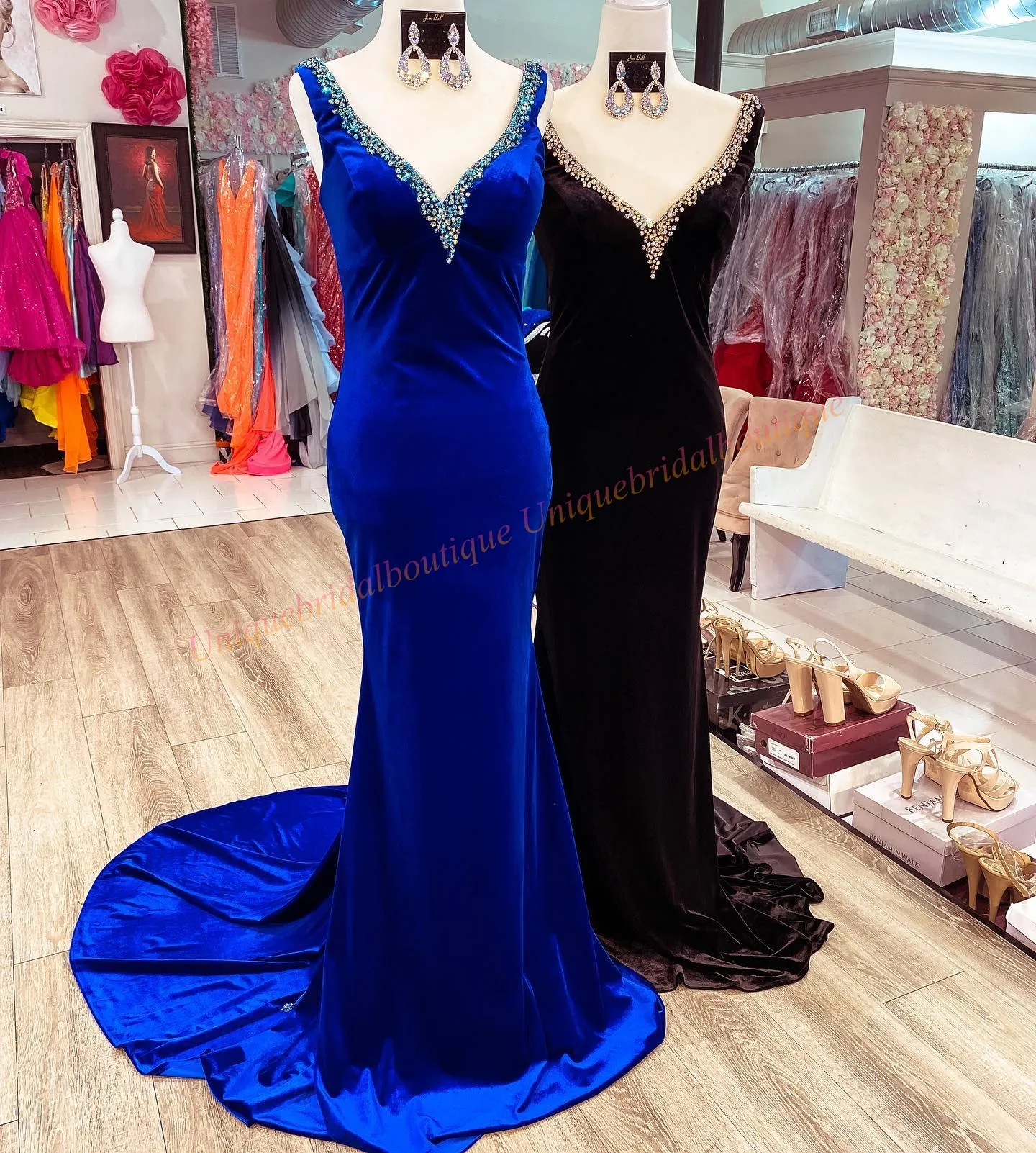 Sexy Deep V-Neck Mermaid Velvet Fancy Long Prom Dresses Sexy Deep V-Neck Mermaid Velvet Fancy Long Prom Dresses