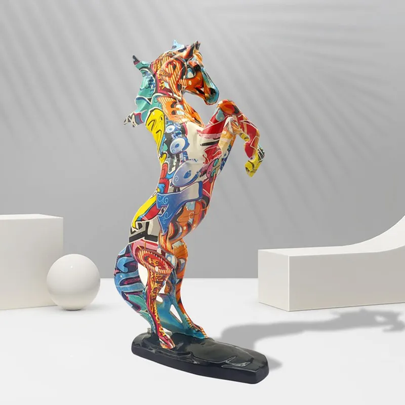 モダングラフィティ 牛の置物 彫刻 デスク装飾 アートクラフト モダングラフィティ 牛の置物 彫刻 デスク装飾 アートクラフト