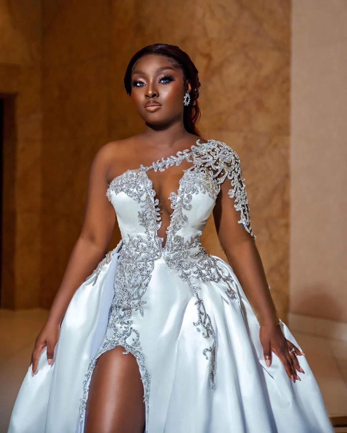 Satin Gold Applique Mermaid Wedding Dress One Shoulder Long Sleeve High Split Lace 2024 Bridal Gown