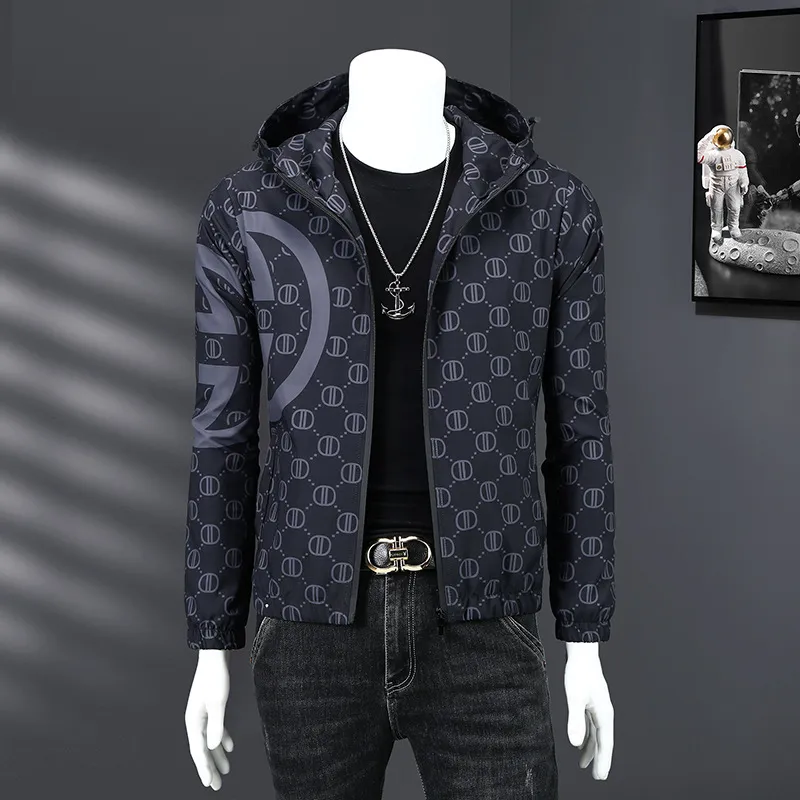 Bomber Jacket Men Fashion Casual Windbreaker Jacket Coat Men Spring and Autumn New Hot Outwear Stand Slim Military Embroidery