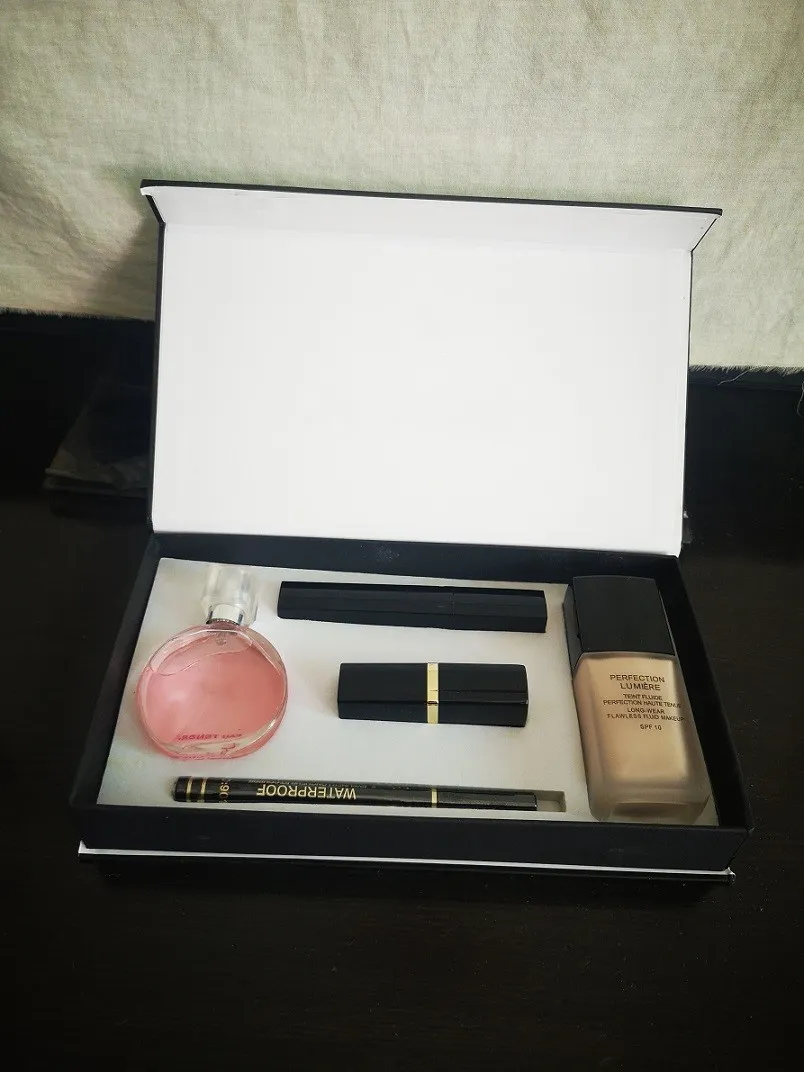 5 en 1 Fondation Maquillage Parfum Coffret Cadeau Noël Vacances Parfum  Mascara Cosmétique Rouge À Lèvres Cadeau Collection ensemble de maquillage