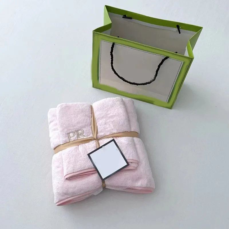 Luxury Velour Microfiber Juegos de toallas de baño al por mayor en caja de  regalo Juego de toallas de felpa de coral - China Juego de toallas de baño  y juego de