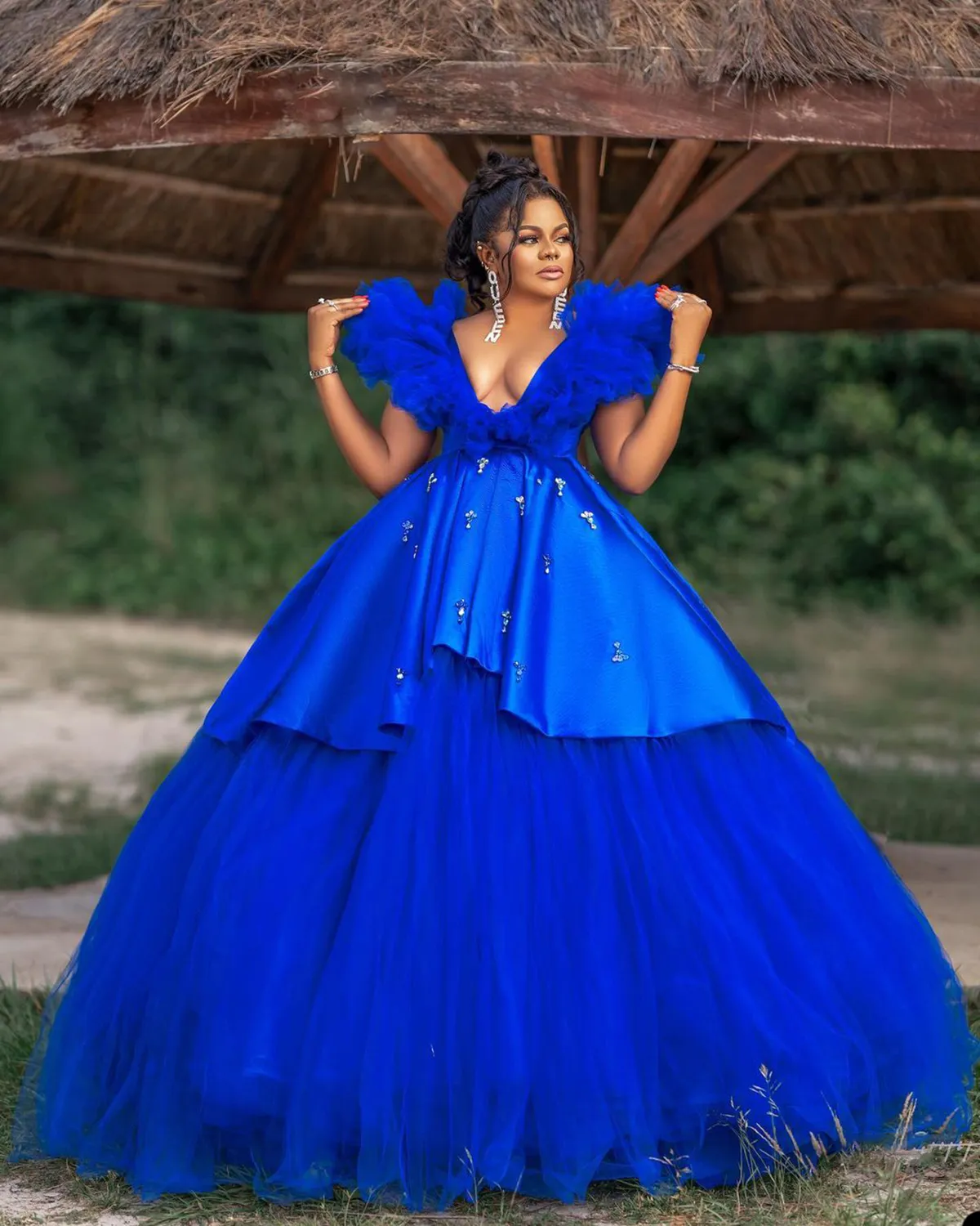 Blue New Arrival Ball Gown Evening Dresses V Neck Sleeveless Lace Satin Beaded Diamonds Train Sequins Applique Celebrity Prom Dress Plus Size Tailored From 129 91 DHgate