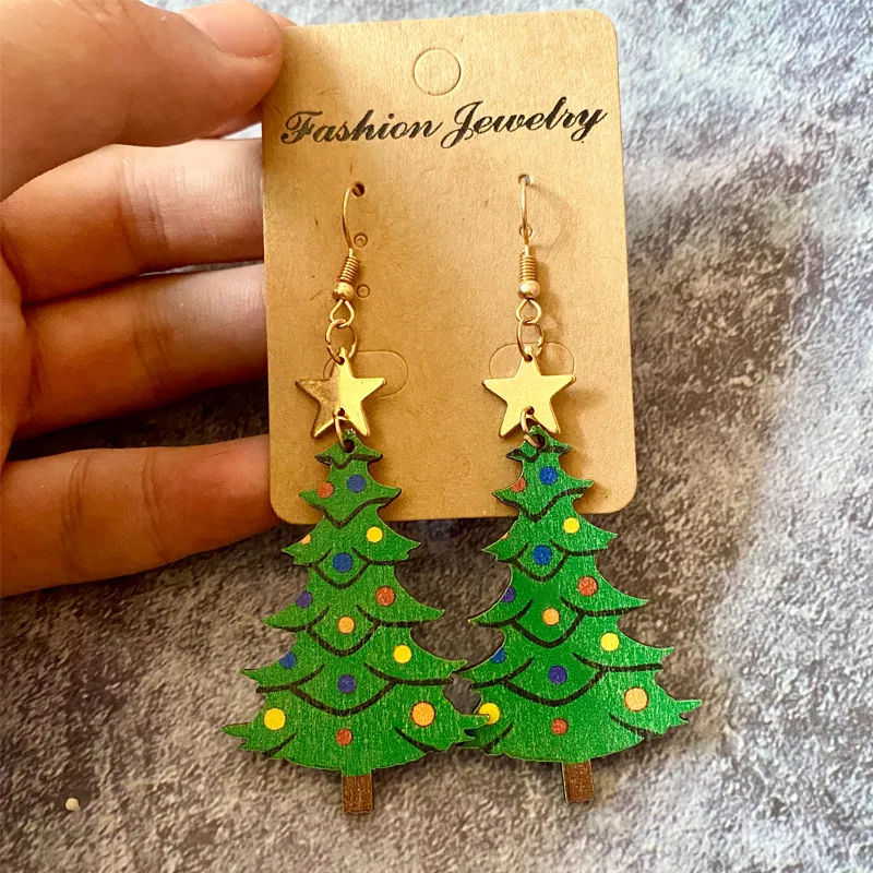 Pendientes de alambre para árbol de Navidad con cuentas de semillas.