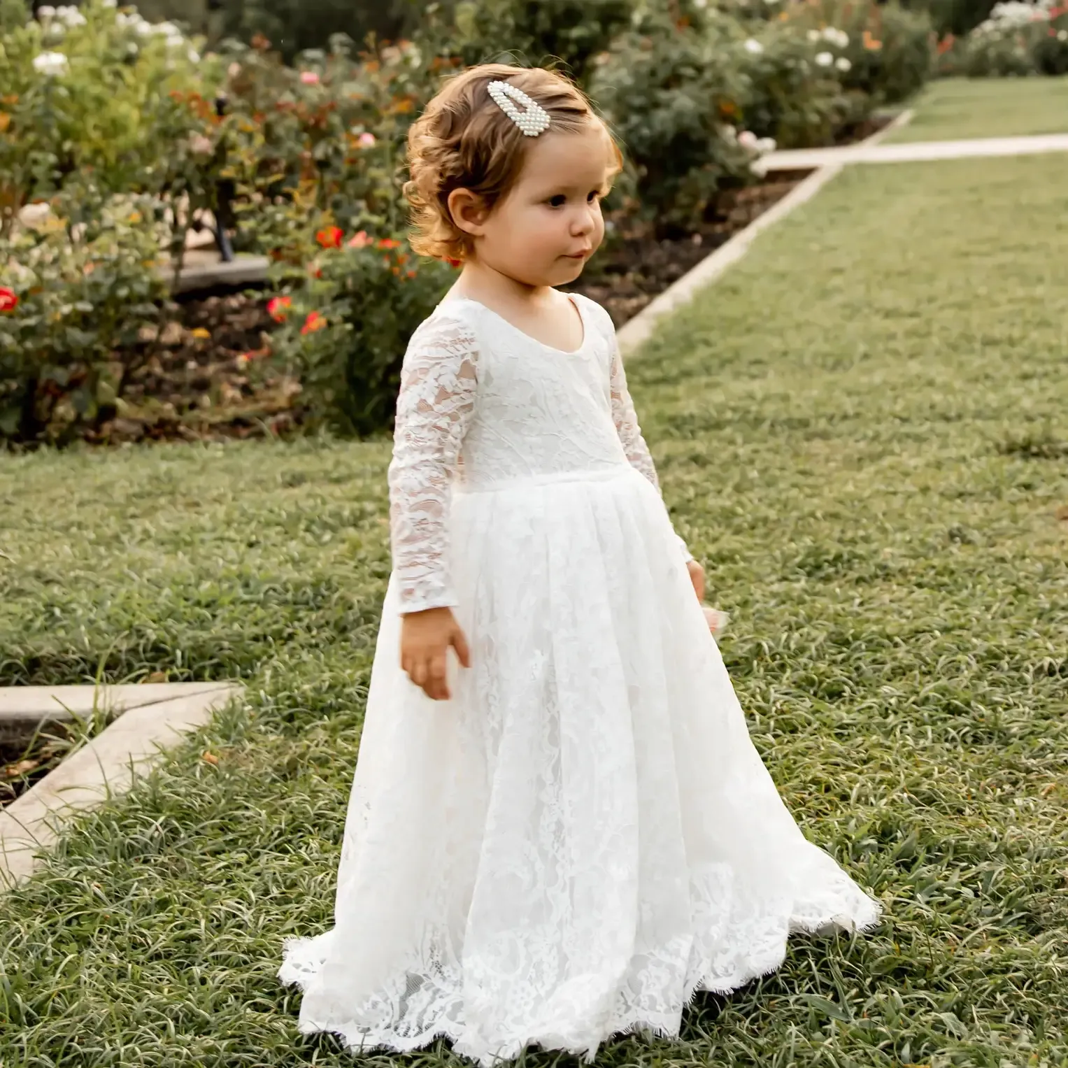 Lace Boho Flower Girl Dress 2023 Long Sleeve A Line First Communion Gown for Little Kid Infant Baptism Junior Bridesmaid Wedding Guest Scalloped Low