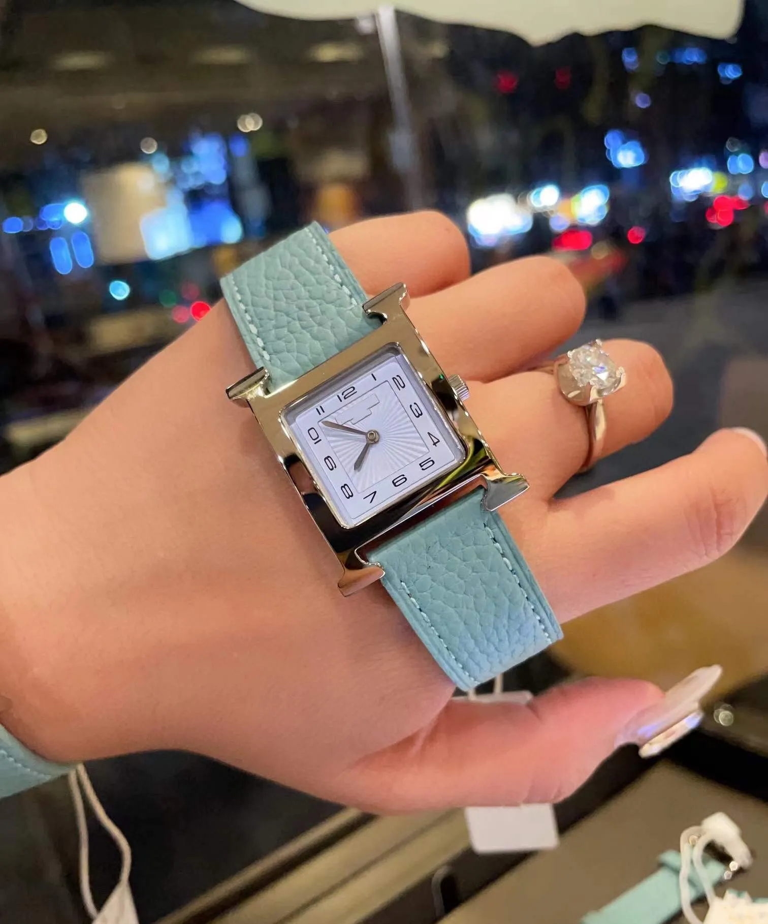 Womens Quartz Watch Square Dial Stainless Steel Case Mother  display picture 1