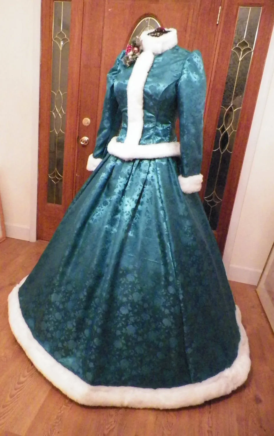 Cosplaydiy Women Victorian Christmas Ball Gown Dress... From Dh2958055,  $140.21