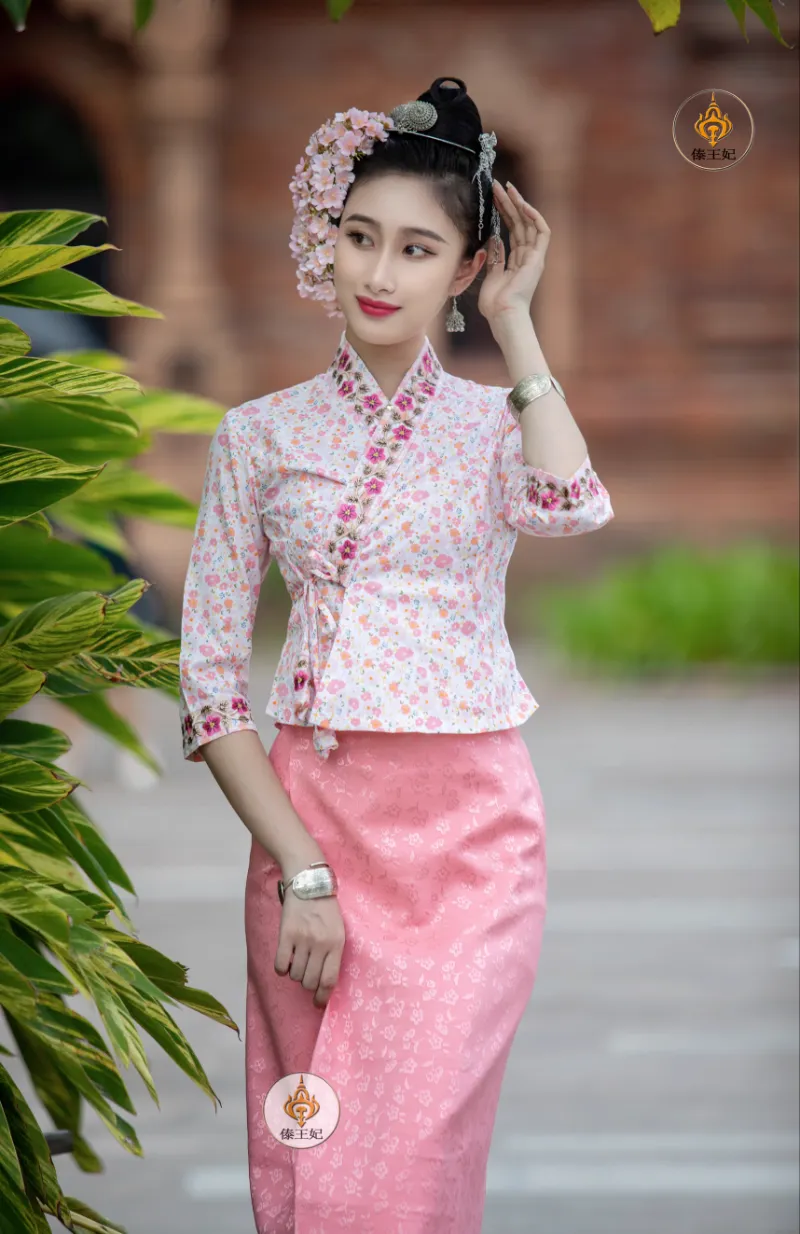Ethnic Thai Style Women's Daily Casual Top, Blouse, and Skirt - Traditional Asian folk clothing for Thai Dress and Ethnic Thai Style Women's Daily Casual Top, Blouse, and Skirt - Traditional Asian folk clothing for Thai Dress and