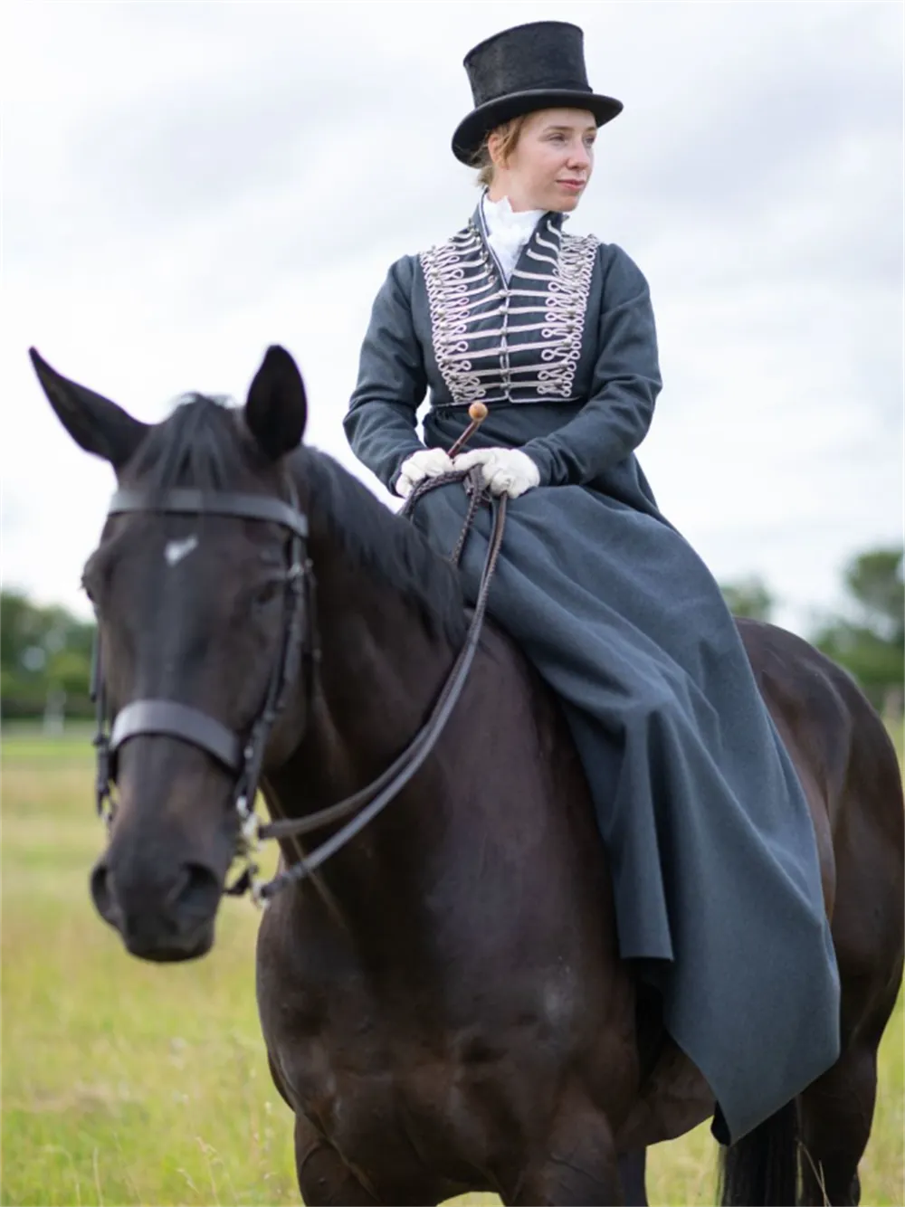 old fashioned equestrian dress Horses, fashion & history