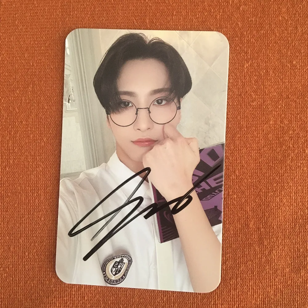 ATEEZ Autographed Official 3-Inch Photo Cards The World EP2