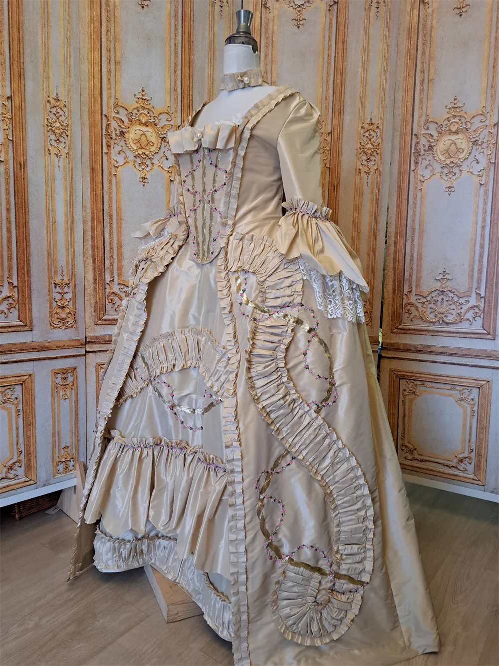 Court Rococo 18th Century Robe A La Francaise Rococo Dress French Court Queen Marie ...