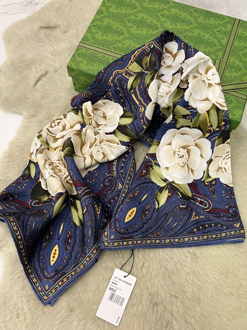 Grand Foulard Carré En Soie Bleu - Motifs Floraux - 175 X 110 Cm - Femme - Neuf