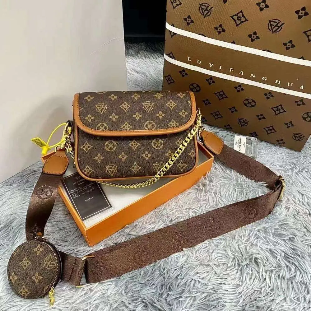 Sac bandoulière DHessentials Vintage Saddle Nurse - Sac à main élégant avec bandoulière chaîne, style bohème rétro chic pour femme 3_voghion.com