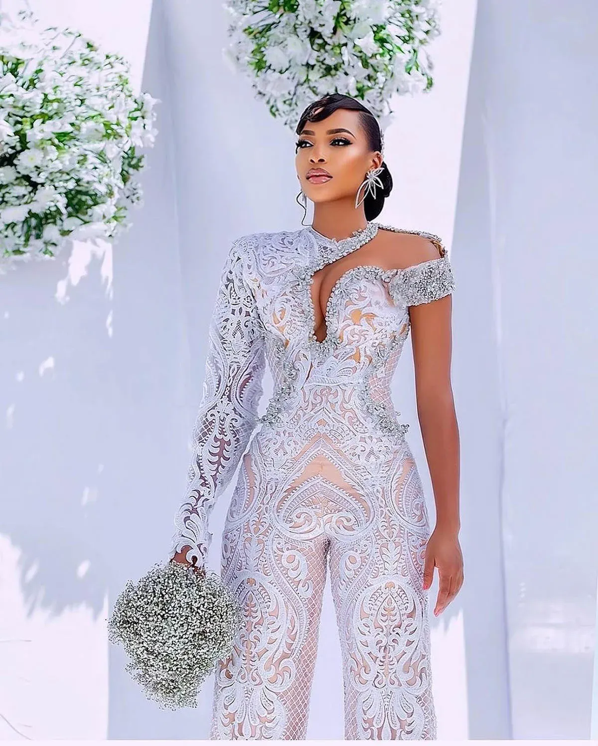 White Lace Wedding Dress One-Shoulder Bridal Gown with Beading and Long  Illusion Sleeve, Sweep Train, Built-in Bra, Natural Waistline from Dhgate  A-Line Wedding Dresses - price 222.1