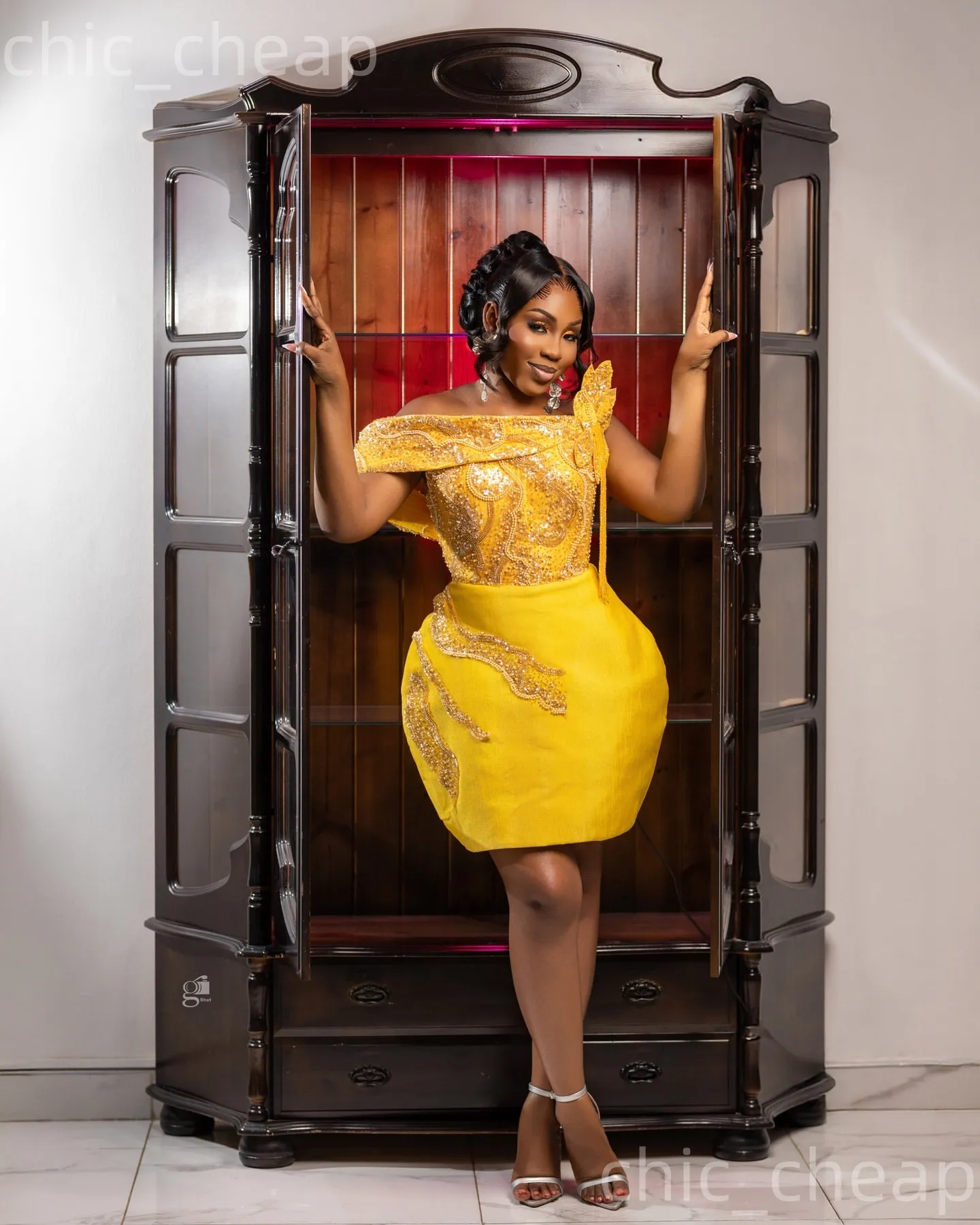 Yellow Sequined Off-Shoulder Yellow Cocktail Dress with Floral Accents - Perfect for Graduation, Homecoming, and Special Occasions