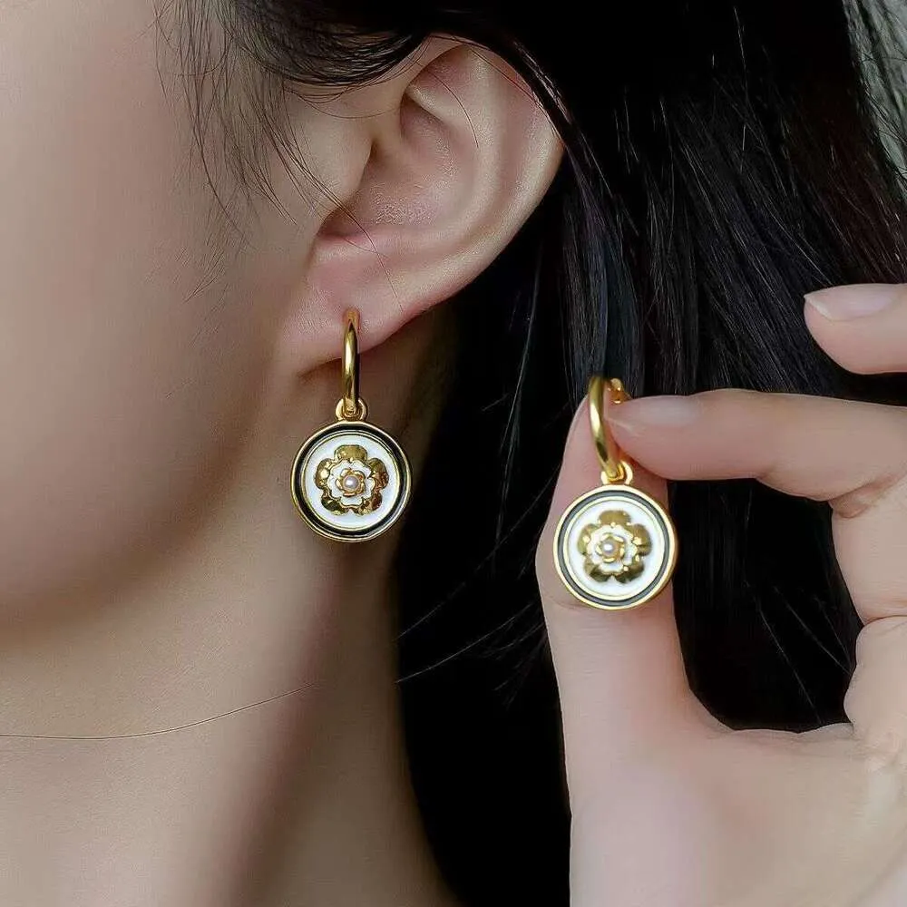 Französische Kamelien Ohrstecker Elegante Öltropfen Ohrschmuck_voghion.com