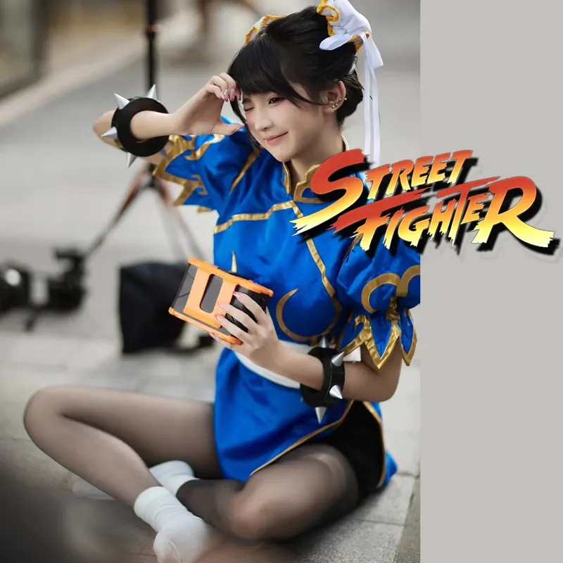 Official Street Fighter Classic Chun-Li Blue Cosplay Costume Side-Slit Cheongsam with Gold Embroidery