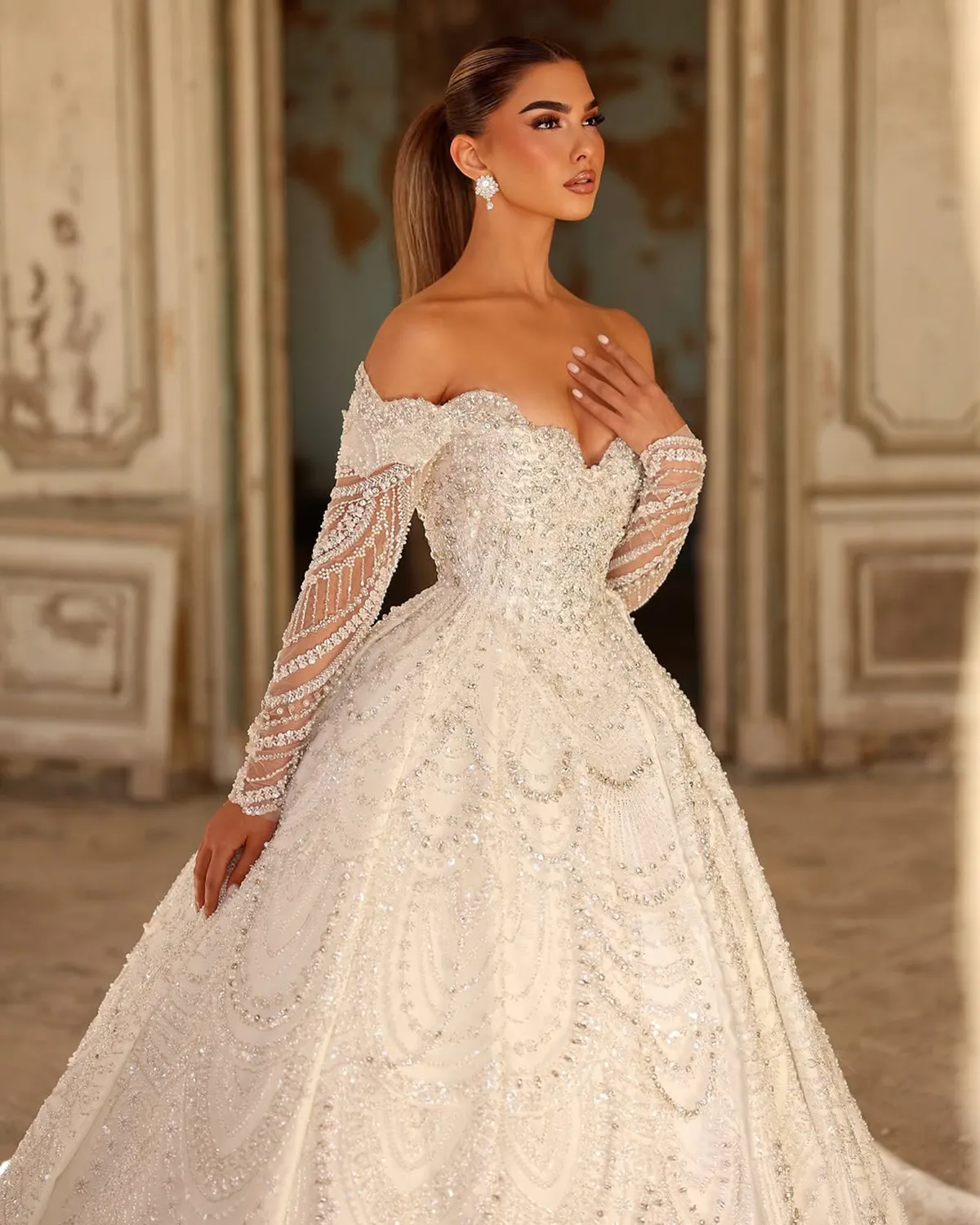white christmas dresses Elegant A-line Halter Backless Sleeveless Maxi Long Lace Wedding Dresses  Online main image 1