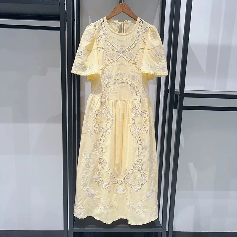Floral Embroidered Dress Plus Size Spring/Summer Round Neck Short Sleeve Sheer  Mesh Dress From Shunfengshunshui5188, $105.46 In Bulk | DHgate.Com