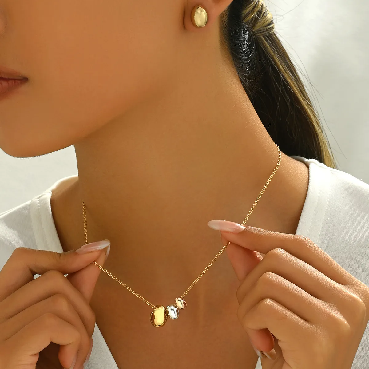 Collar Ligero Para Mujeres, Set De Aretes De Diseño