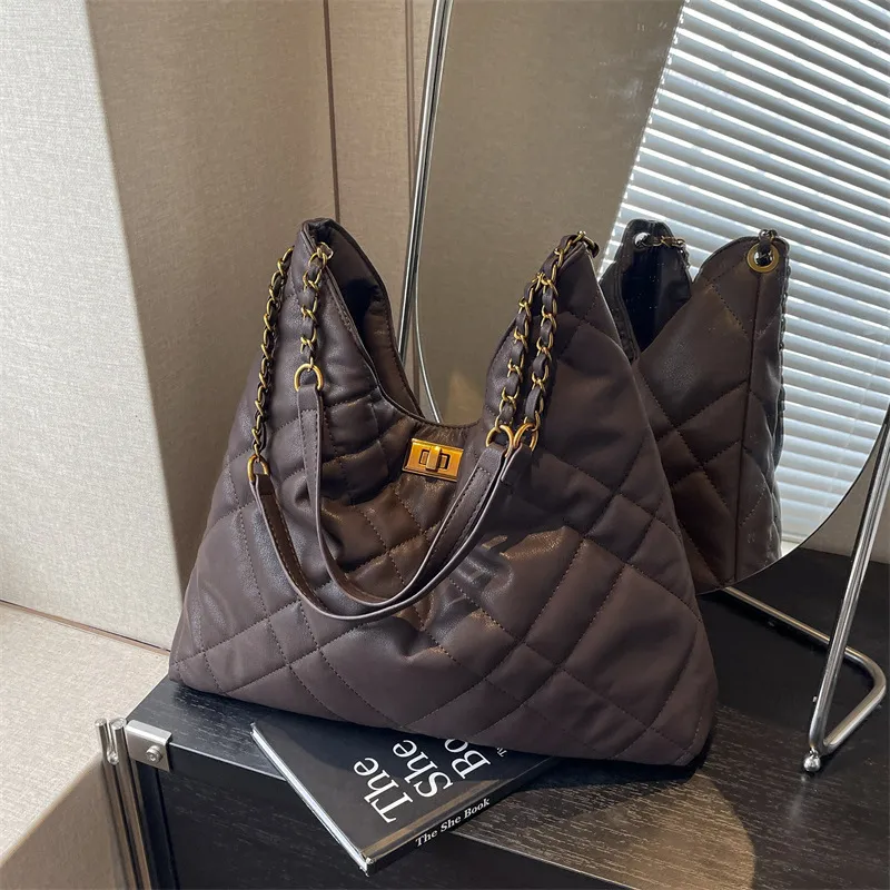 Economize muito em Bolsas De Ombro De Grife Para Mulheres Bolsa De Ombro De  Corrente Acolchoada Na Moda Bolsa De Axil De Grande Capacidade Para