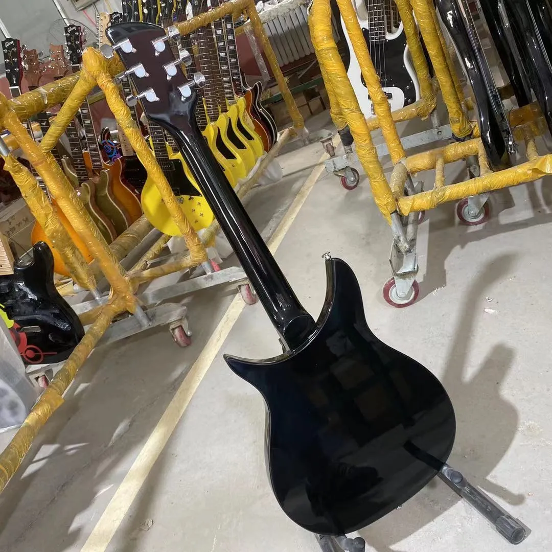 店内にあります！リッケン 325 エレキギター、ジョン レノン