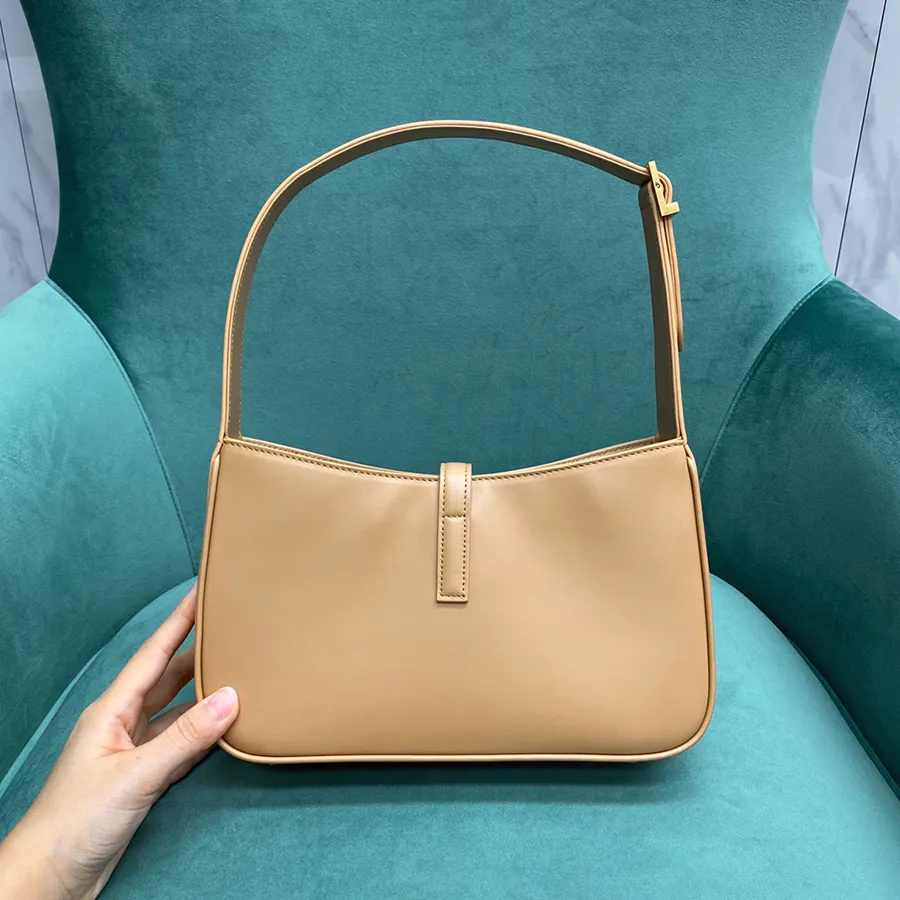 Classic Designer Bag Women Fashion Letter Handbags Interior Zipper Pocket Everyday Capacity Shoulder Bag Solid Color Casual Crossbody Bags Le5A7 From 64 81 DHgate